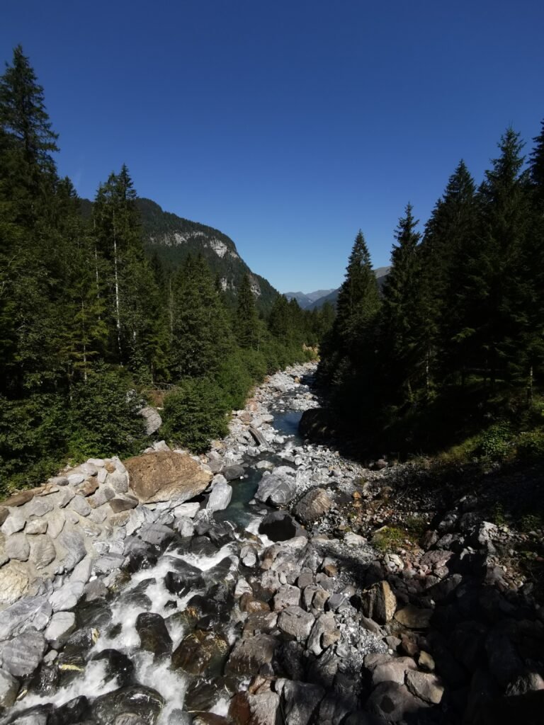 ascade du Rouget à Sixt-Fer-à-Cheval, près de Samoëns, ballade famille